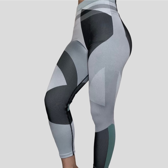 Nike Pants - Nike Seamless 25” Leggings